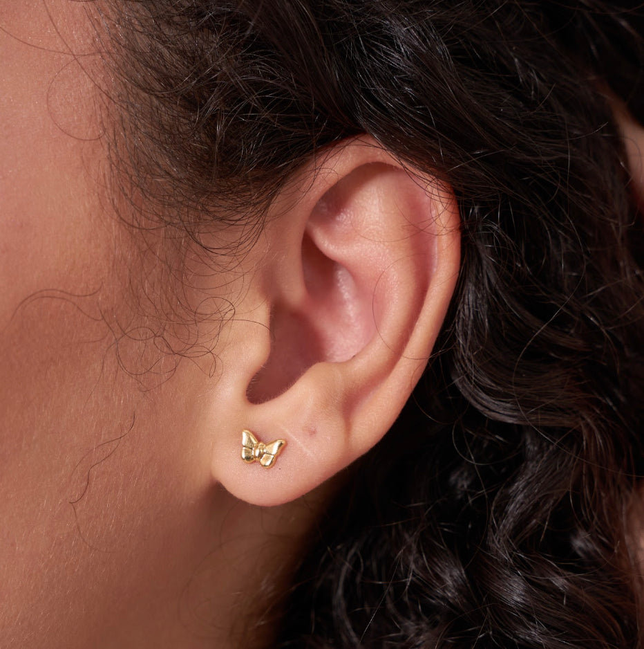 Aretes de Bebé de Mariposa en Oro 18K