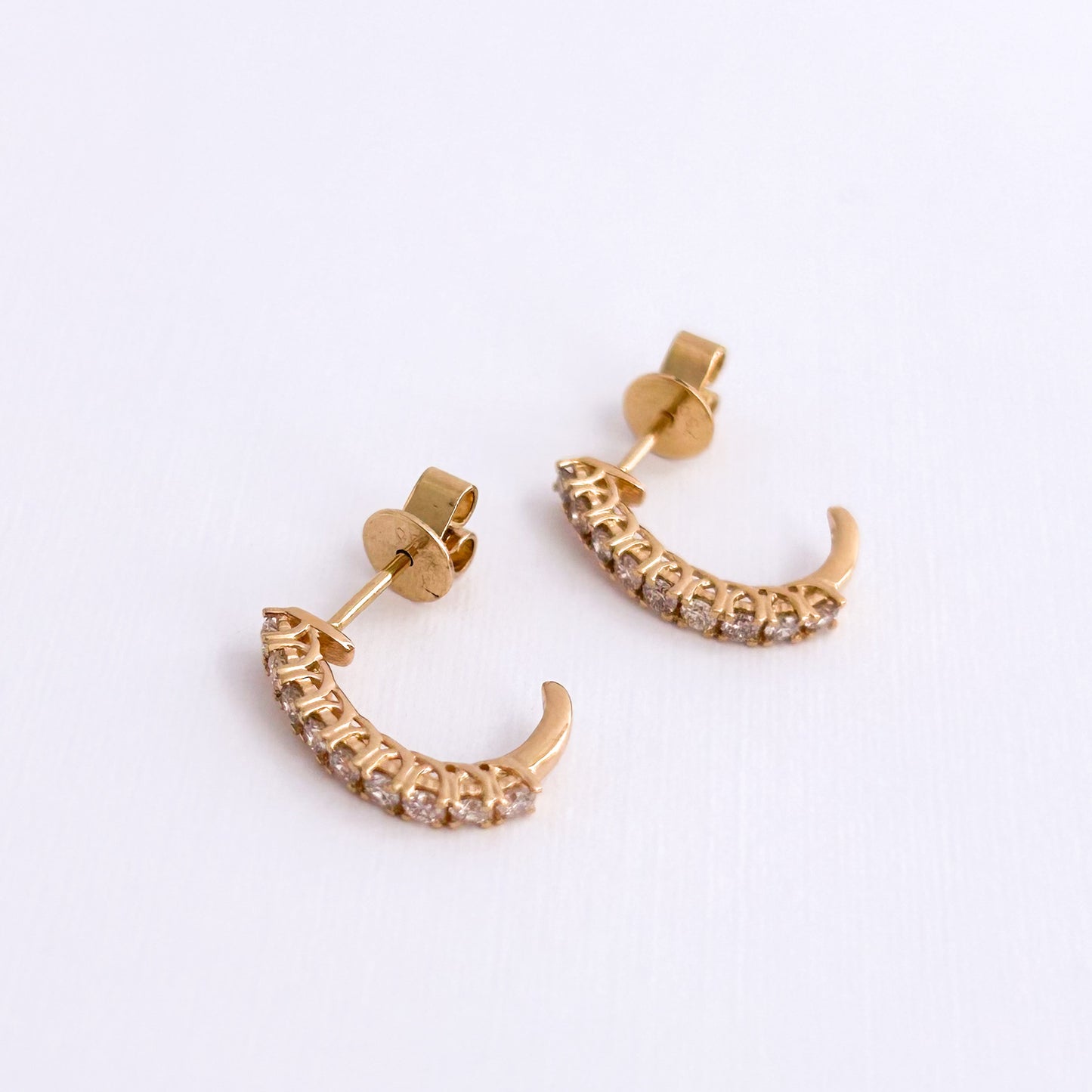 Aretes riviere con diamantes en oro 18k