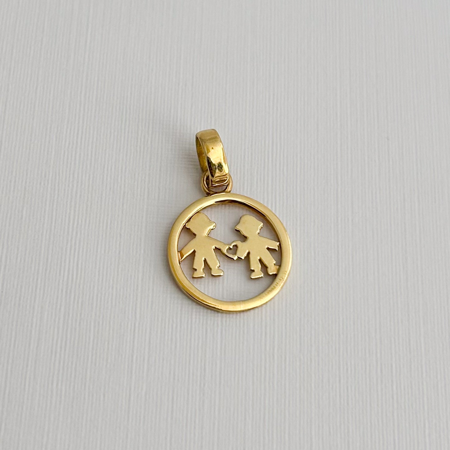 Dije Niños en Círculo Oro18k