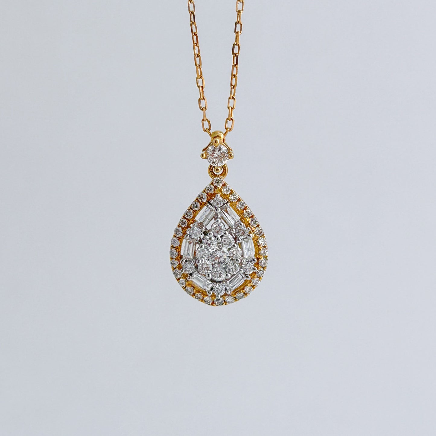 Gargantilla halo gota con diamantes en Oro 18k