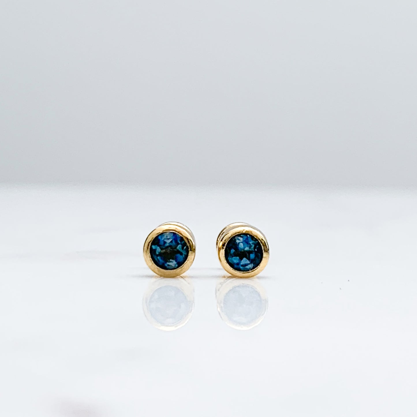 Aretes para niñas bicelados con piedras semipreciosas Oro18k