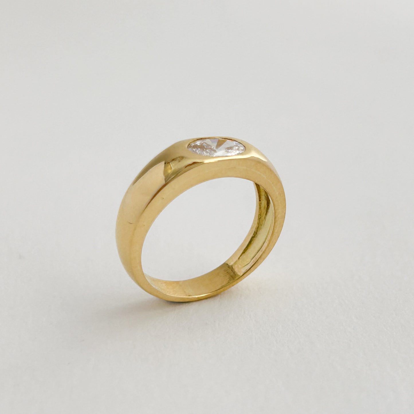 Anillo chevalier oval Oro 18k