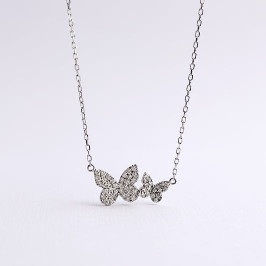 Collar Double butterfly con diamantes en oro blanco 18k