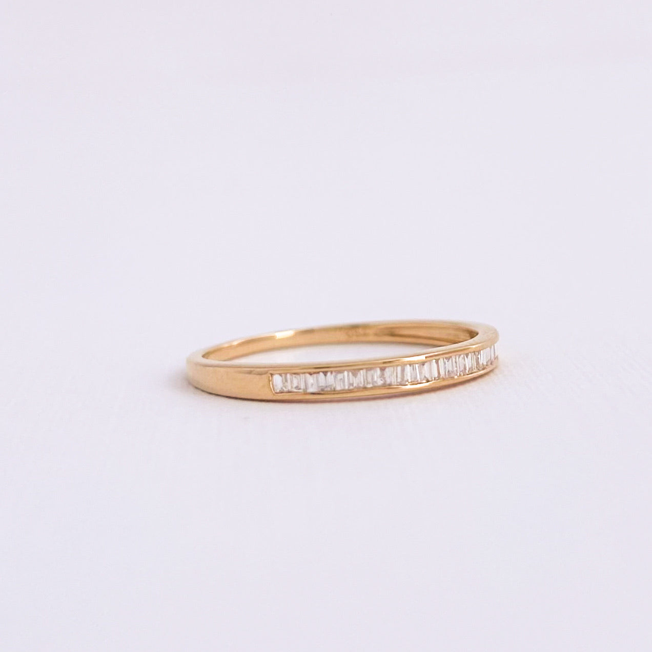 Anillo Riviere con diamantes baguette oro 18k