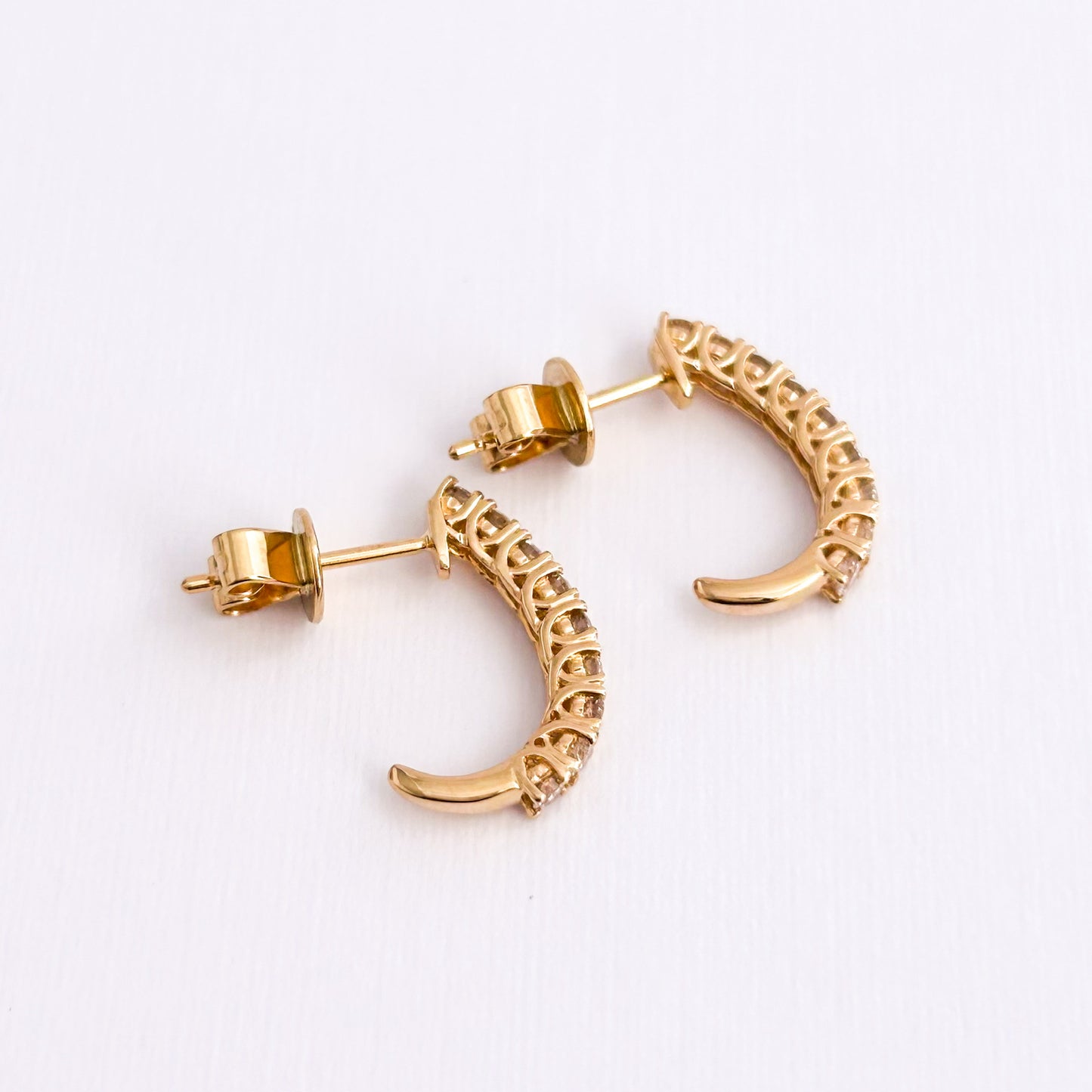 Aretes riviere con diamantes en oro 18k