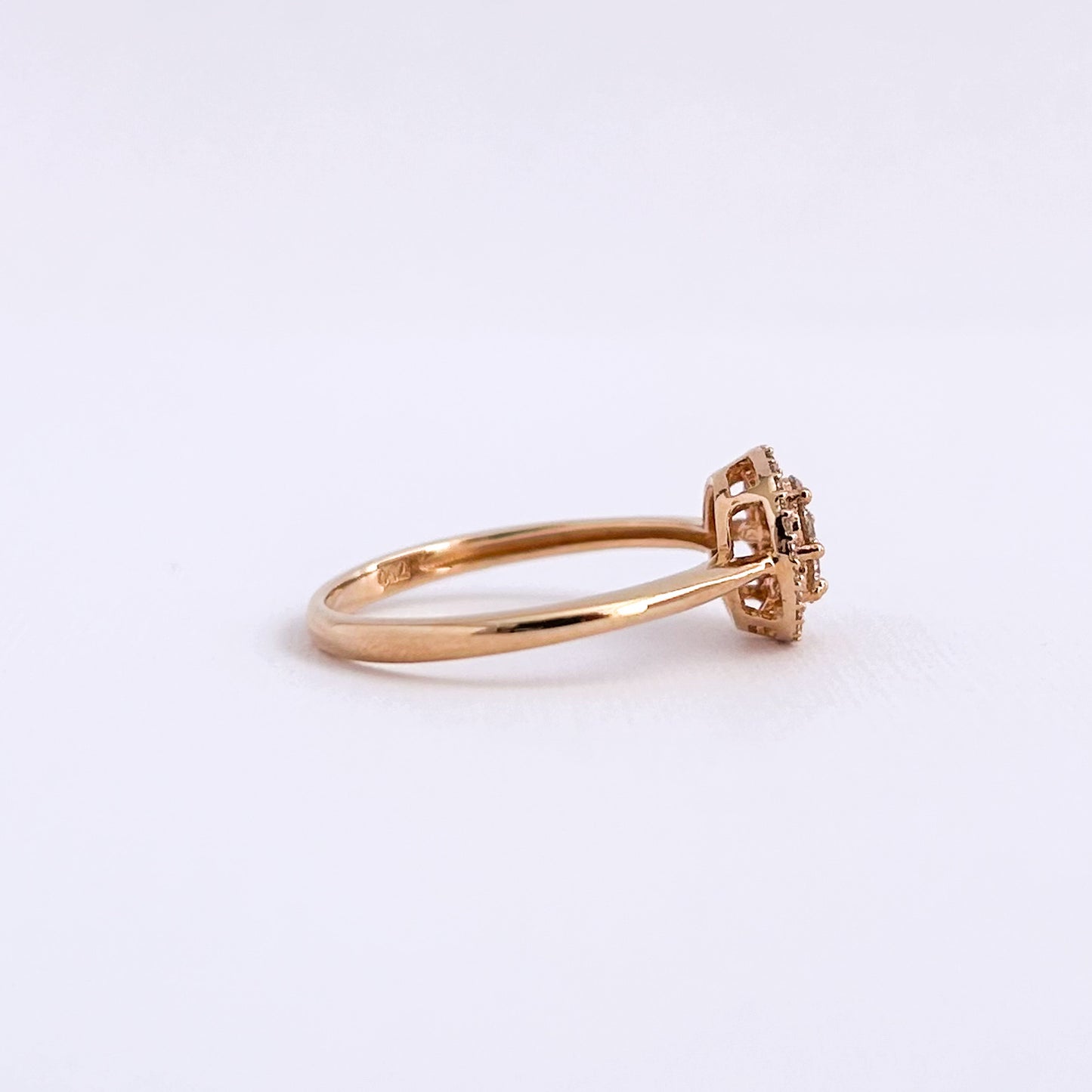 Anillo Halo Redondo mini con diamantes en oro 18k