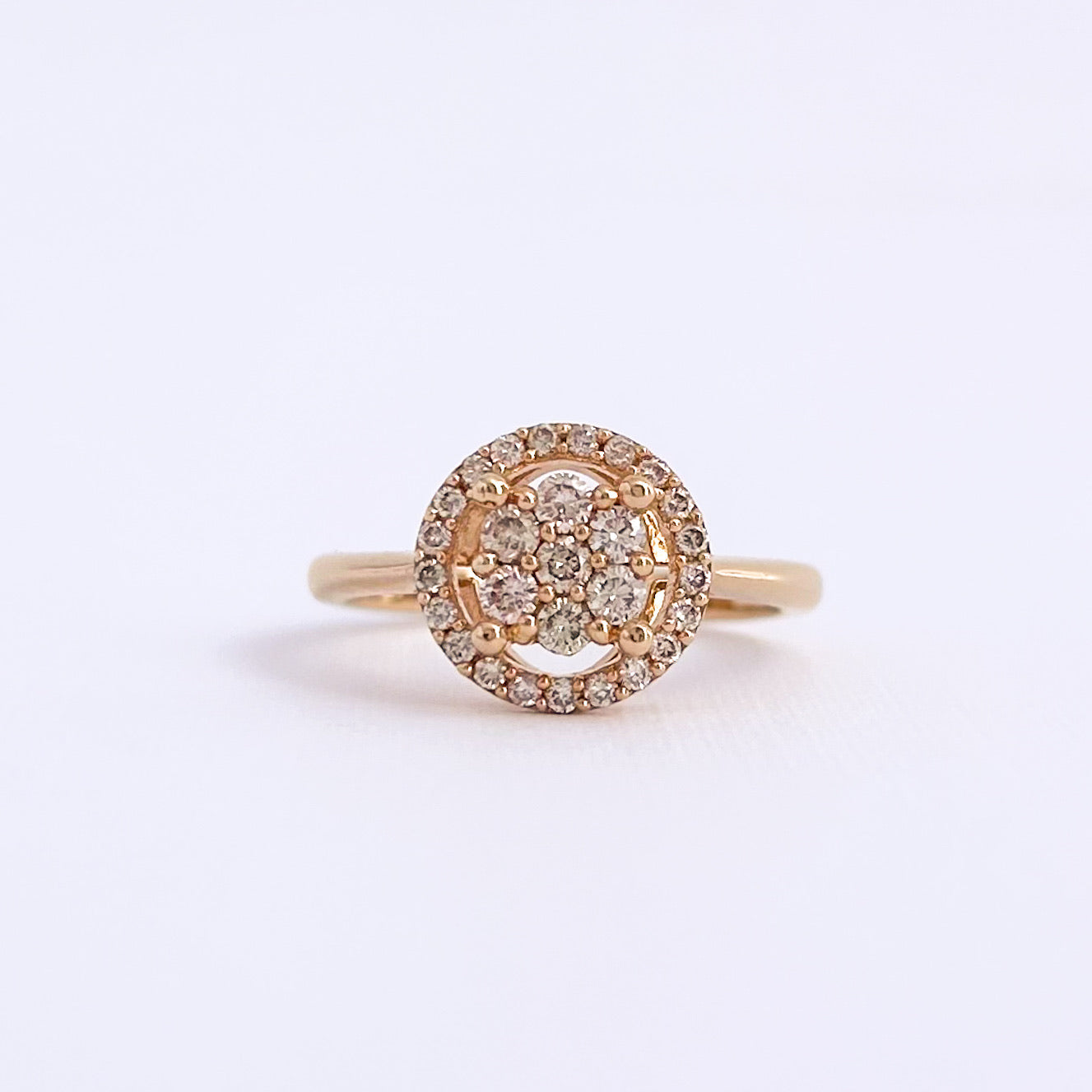 Anillo Halo Redondo con diamantes 0.418 cts en oro 18k