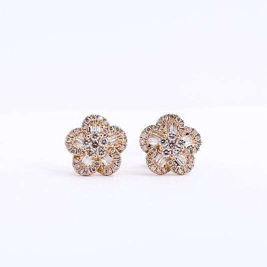 Aretes Blossom con diamantes en oro 18k