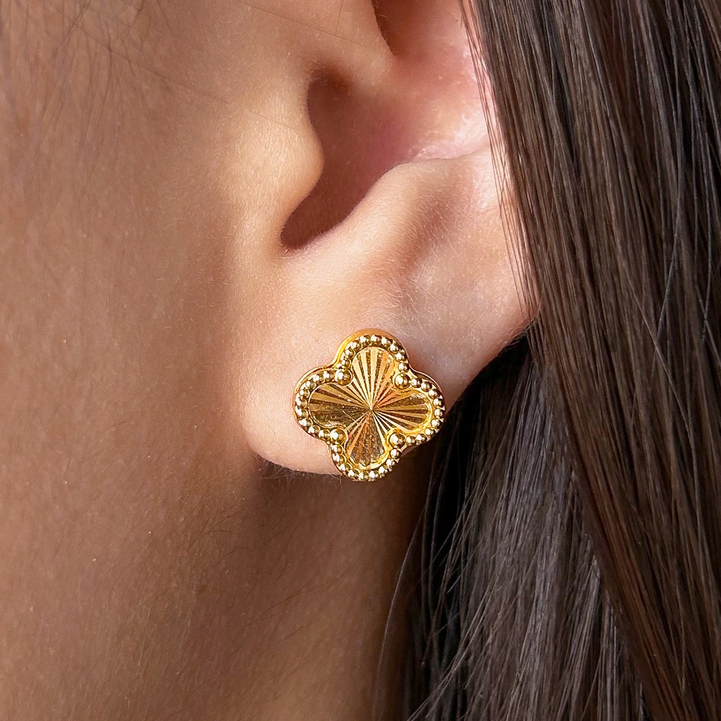 Aretes trébol de oro 18k