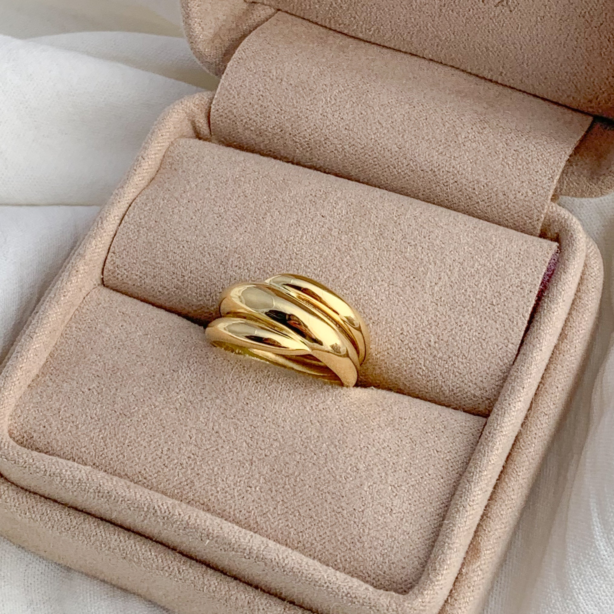 Anillo triple oro sale