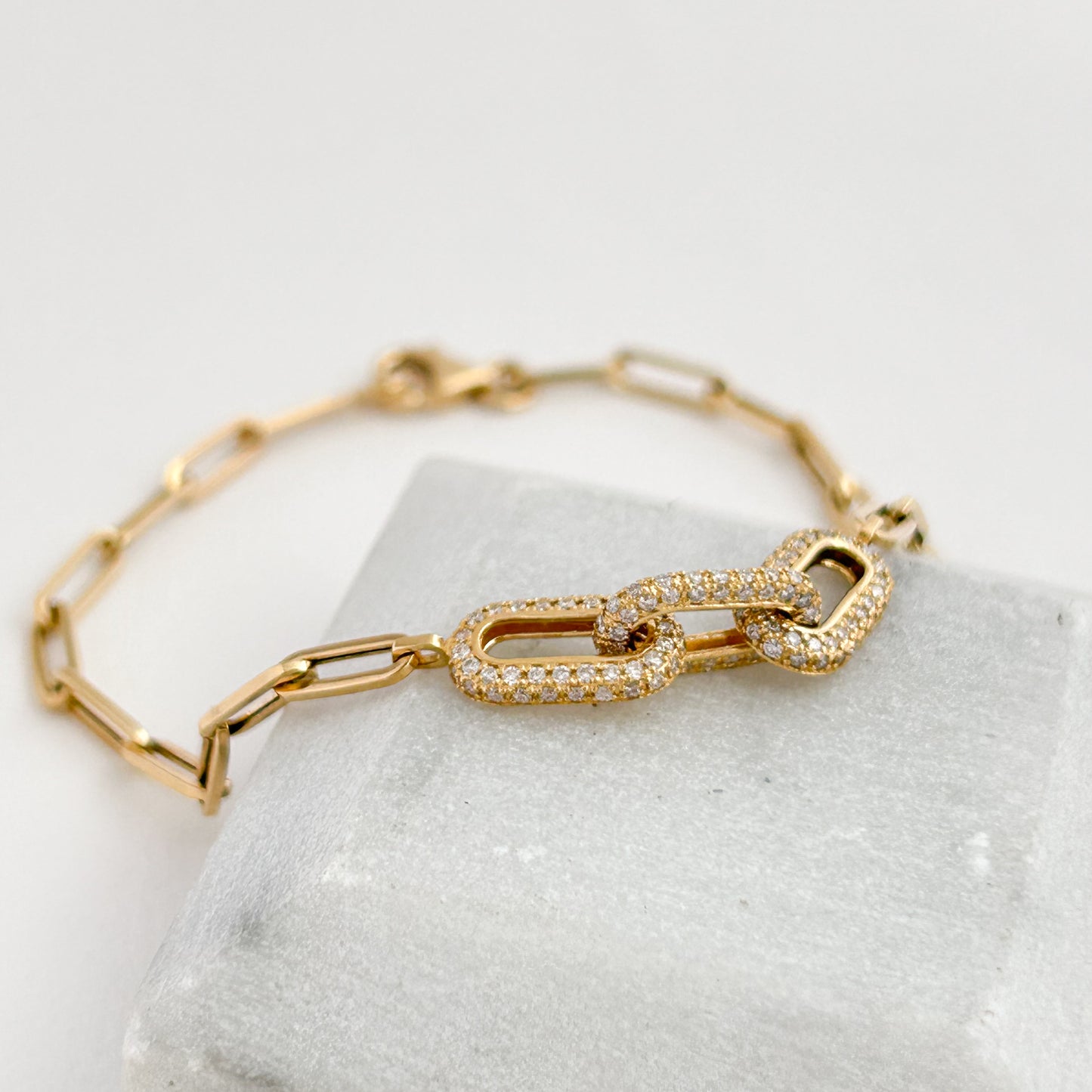 Pulsera clip con diamantes en Oro 18k