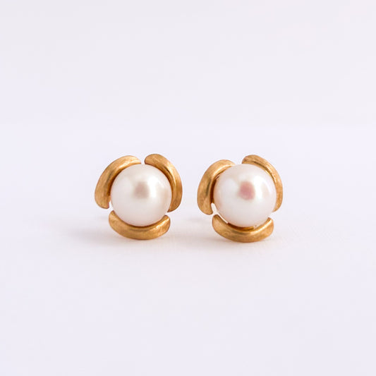 Aretes rosa con perla Akoya en oro 18k