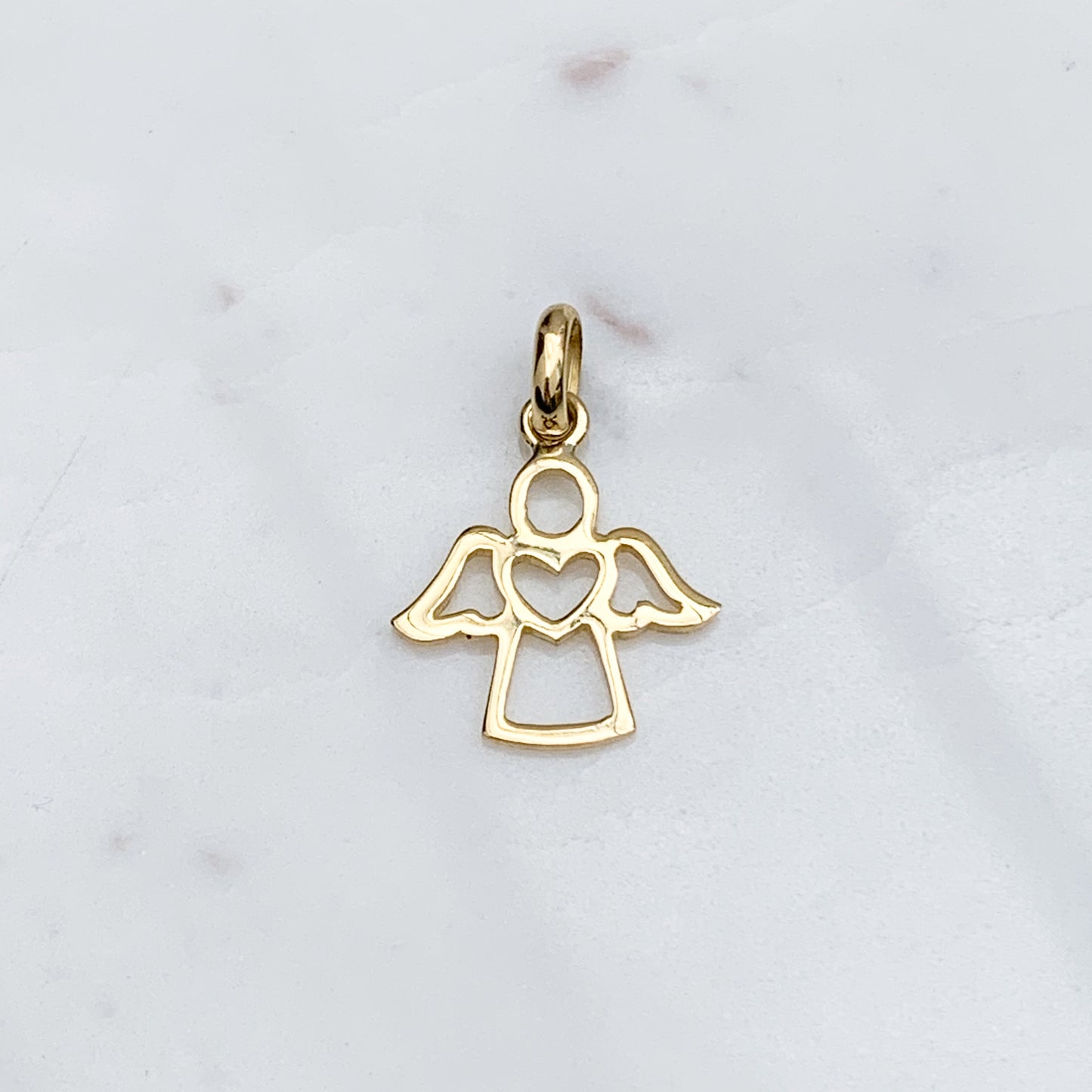 Dije de Angelito corazón Oro18k