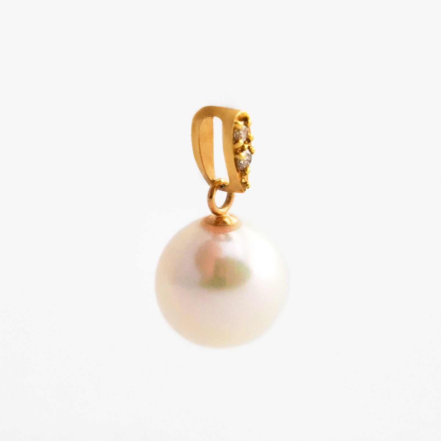 Dije Perla Akoya Diamantes Oro 18K