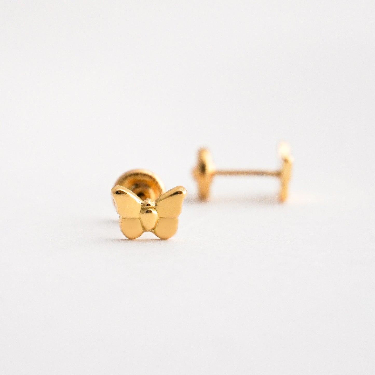 Aretes de Bebé de Mariposa en Oro 18K
