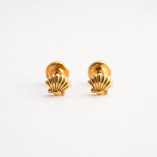 Aretes de Bebé de Conchita de Mar en Oro 18K