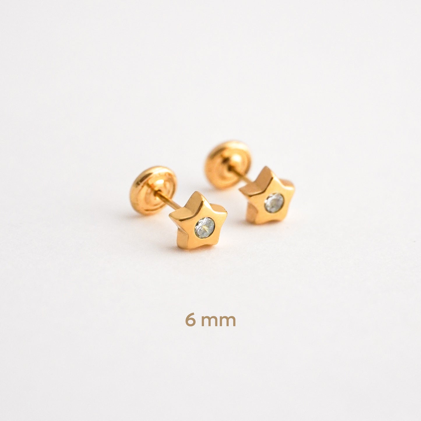 Aretes de Bebé de Estrella con Circón Brillante en Oro 18K