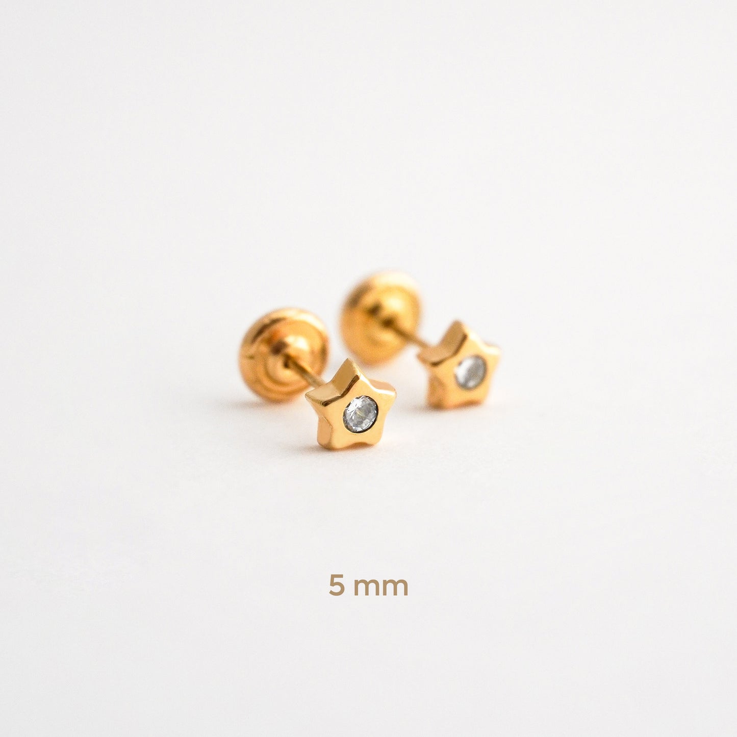 Aretes de Bebé de Estrella con Circón Brillante en Oro 18K
