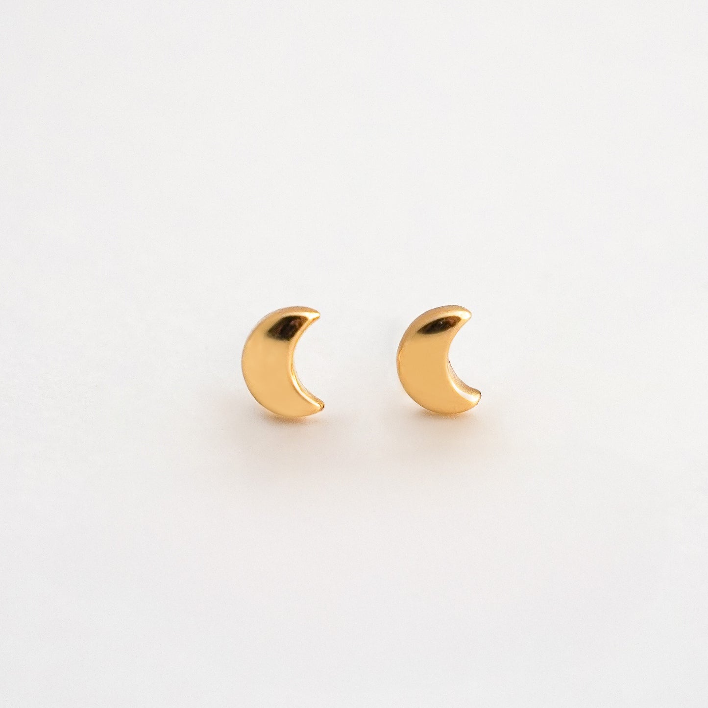 Aretes de Bebé de Luna en Oro 18K