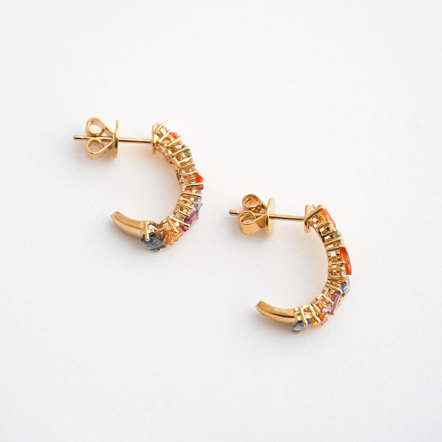 Aretes Rainbow con Zafiros Naturales Corte Baguette y Diamantes en Oro 18K