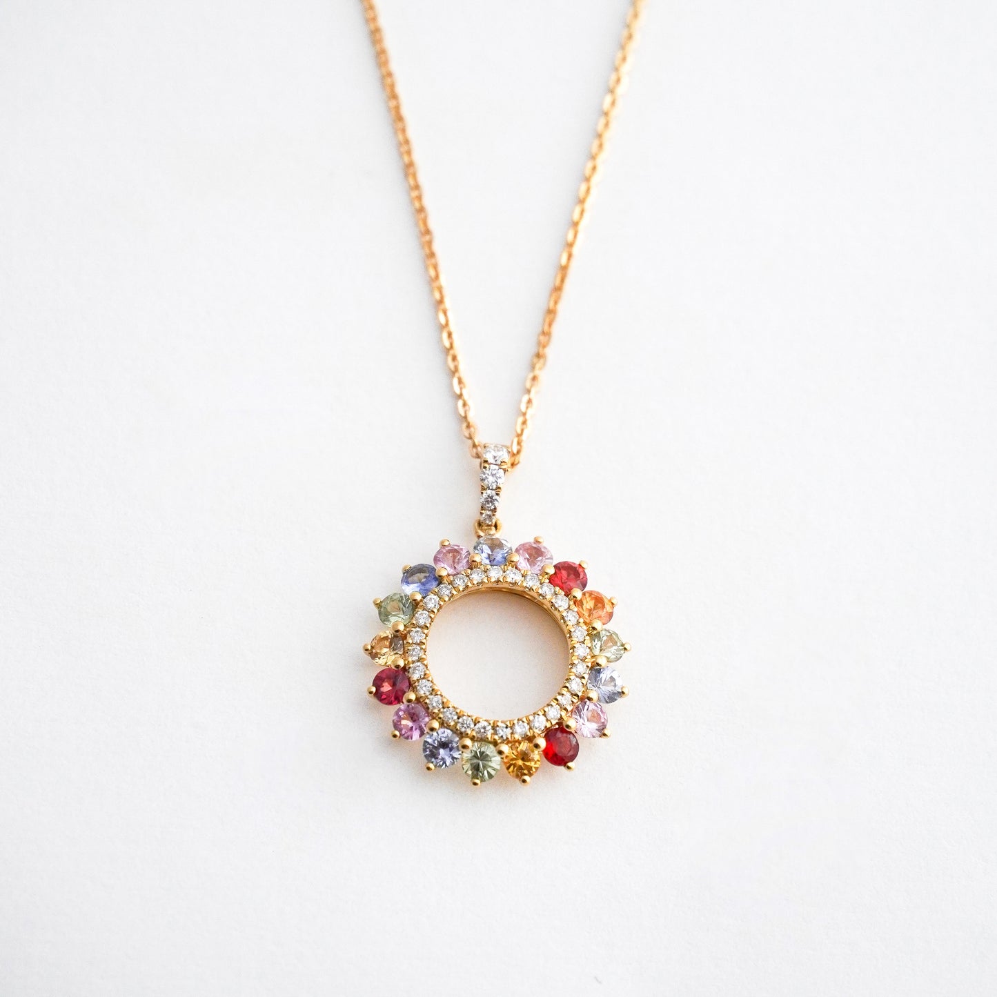 Collar Rainbow Eternity Halo con Zafiros Naturales y Diamantes en Oro 18K