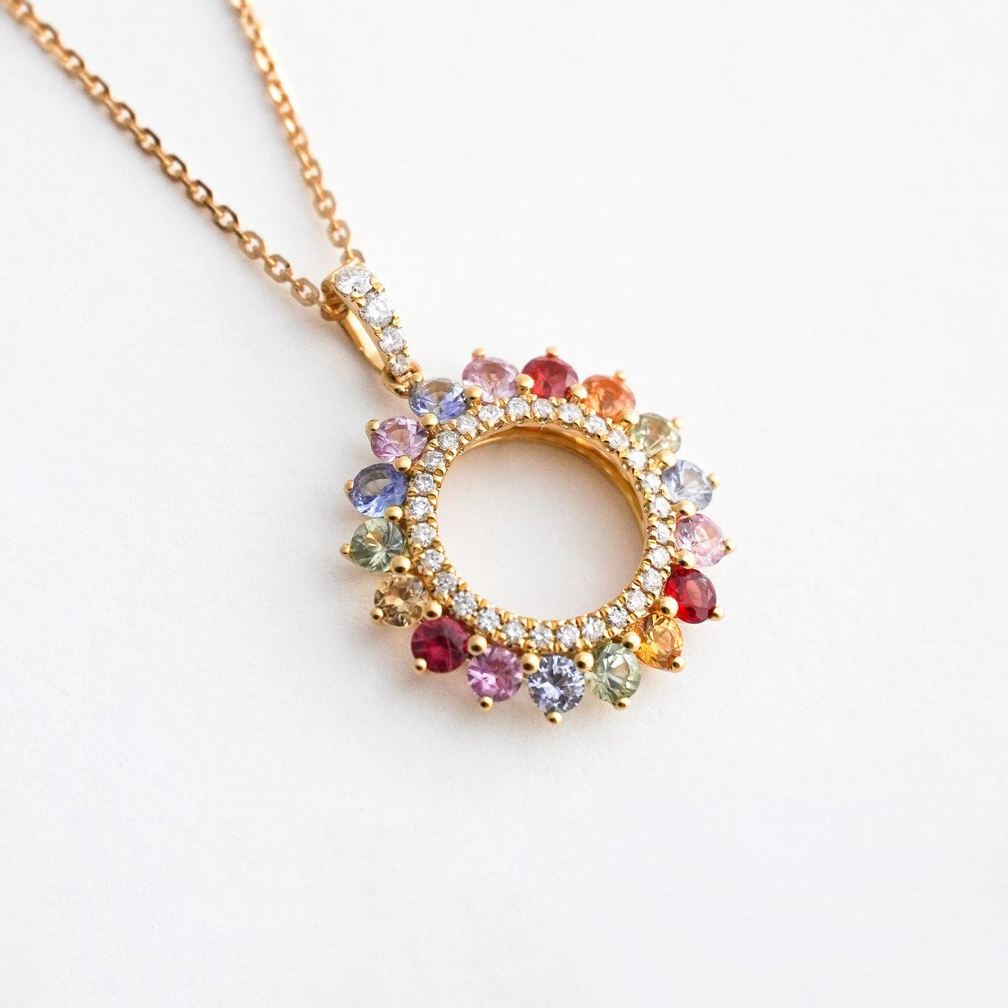 Collar Rainbow Eternity Halo con Zafiros Naturales y Diamantes en Oro 18K