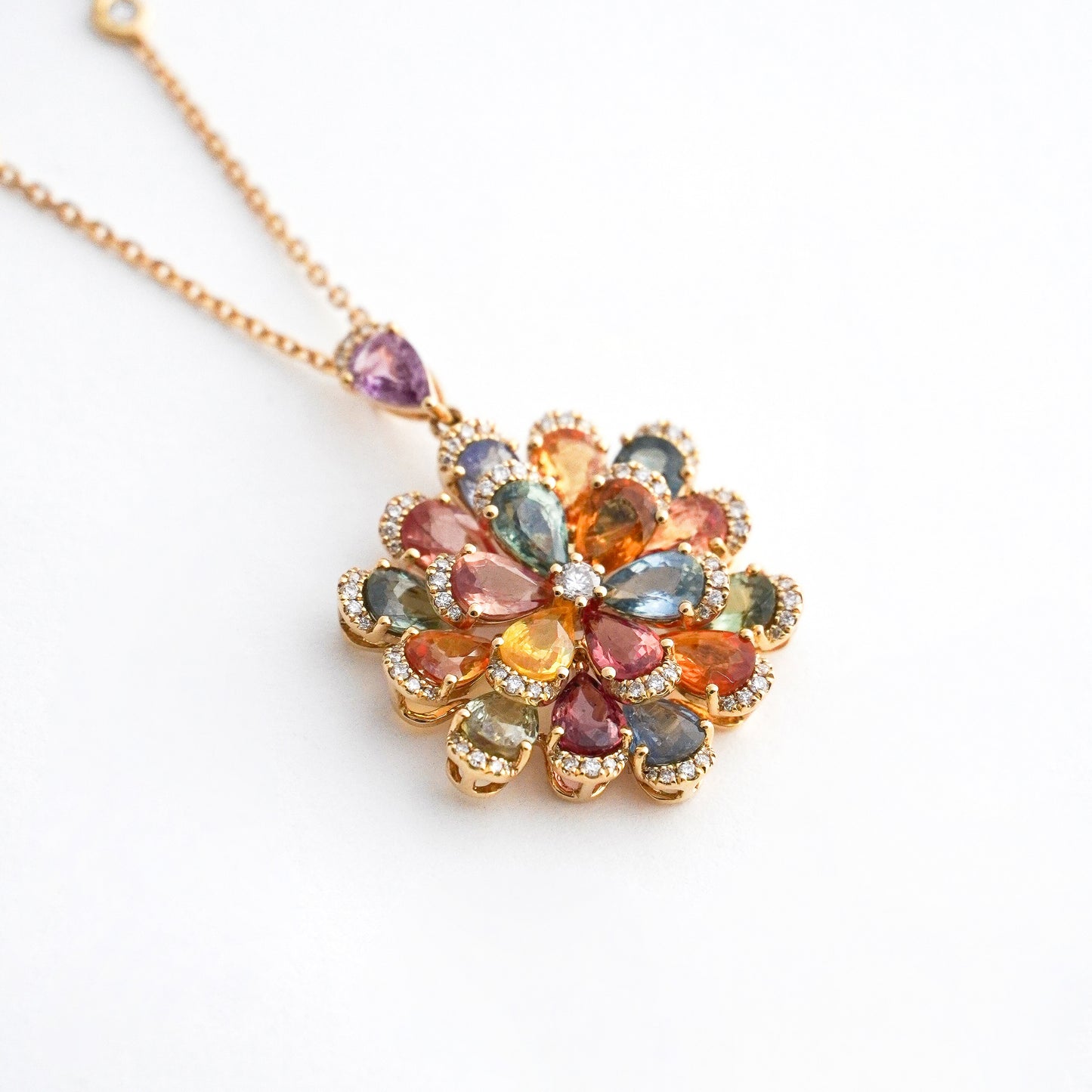 Collar Rainbow Petal con Zafiros Naturales y Diamantes en Oro 18K