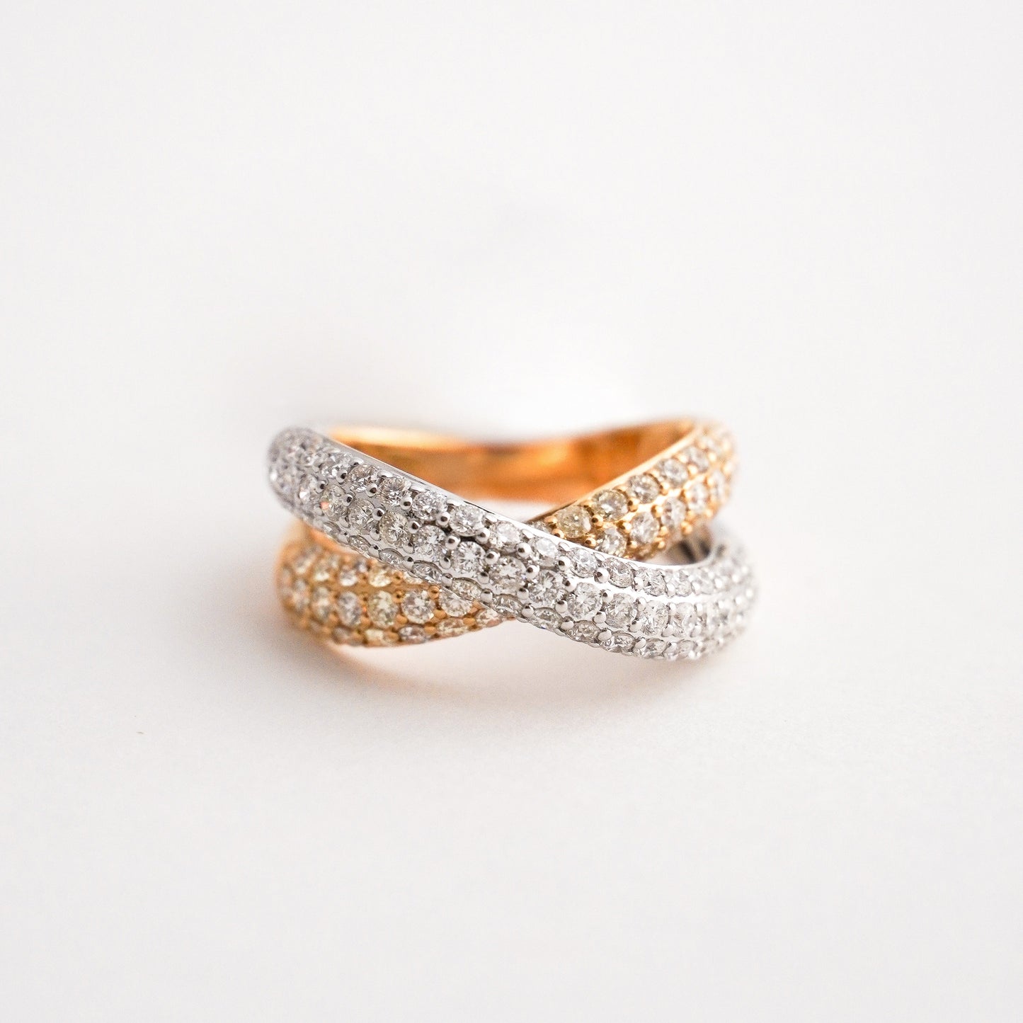 Anillo Cruzado Bicolor en Oro 18K