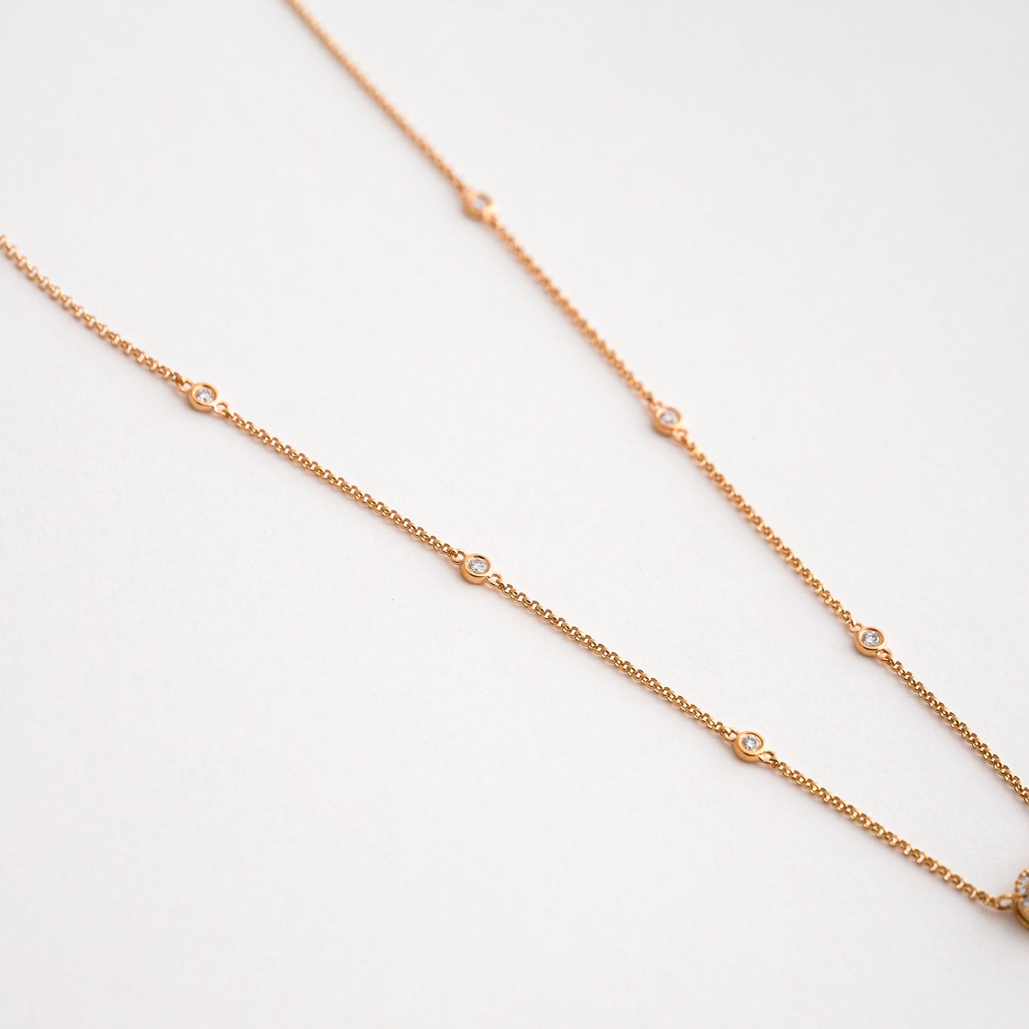 Collar Corazón Imperial de Esmeralda con Diamantes en Oro 18K