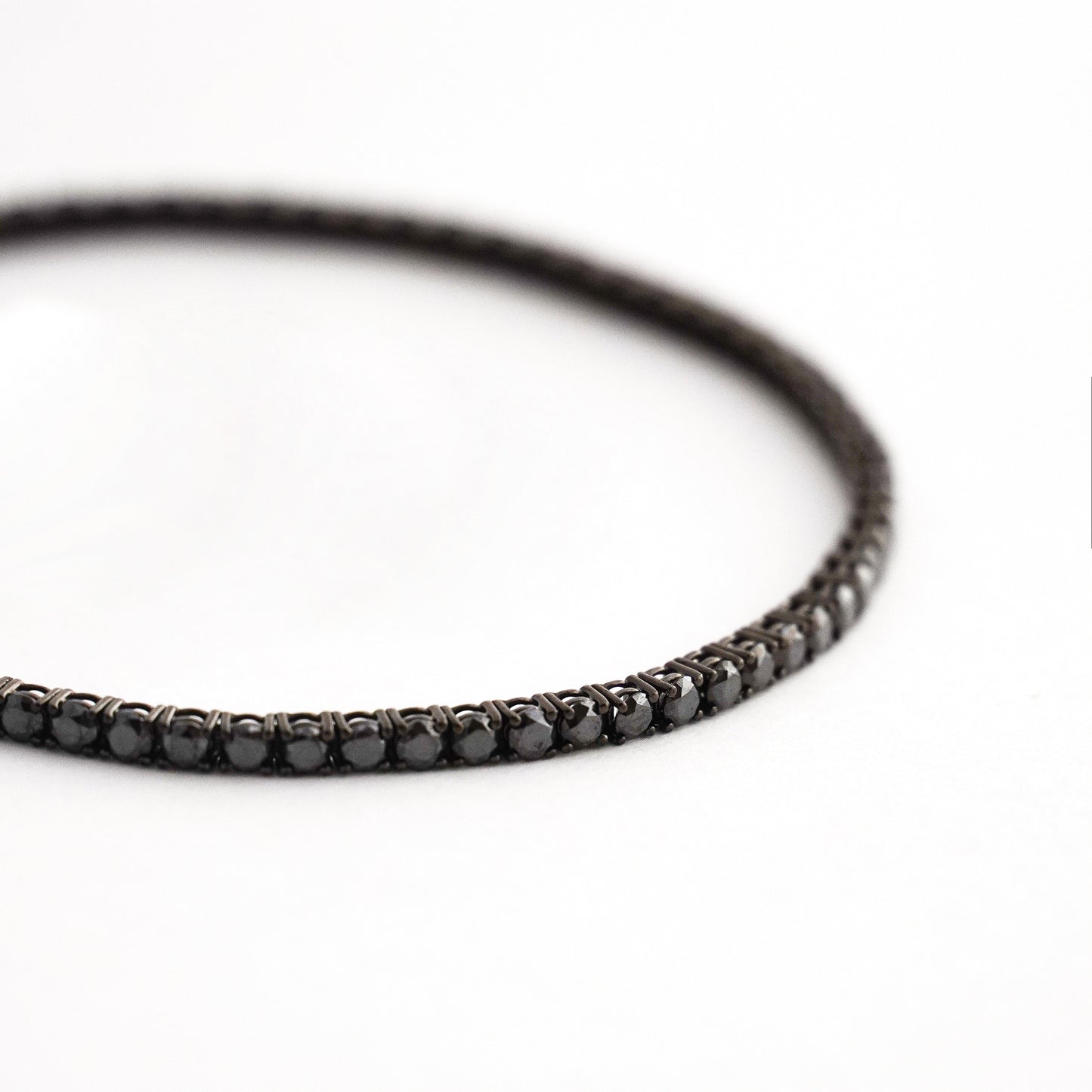 Pulsera Tennis Black con Diamantes Negros 3.41 cts en Oro 18K