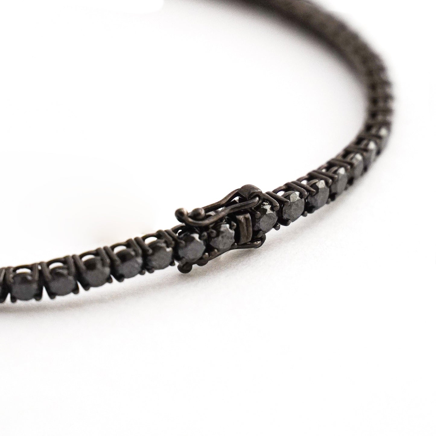 Pulsera Tennis Black con Diamantes Negros 3.41 cts en Oro 18K
