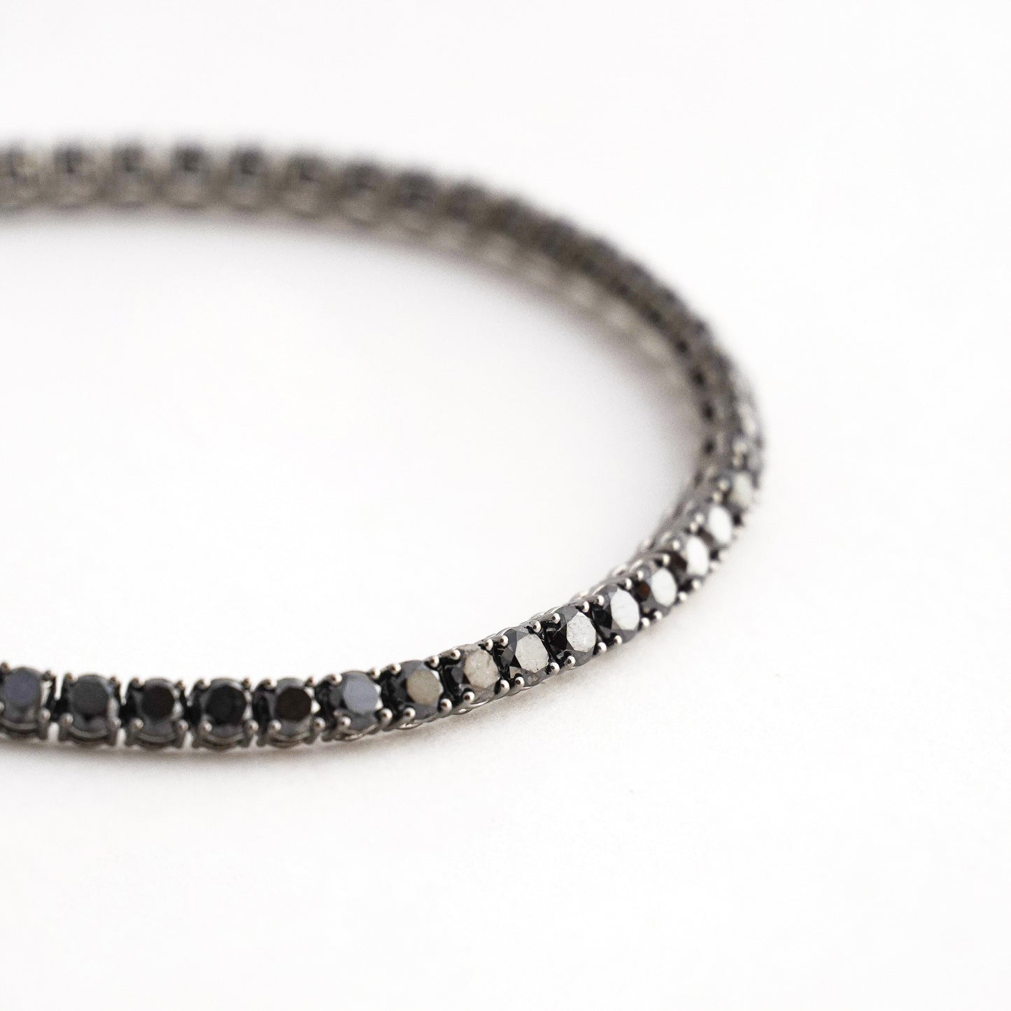Pulsera Tennis Black con Diamantes Negros 6.87 cts en Oro 18K