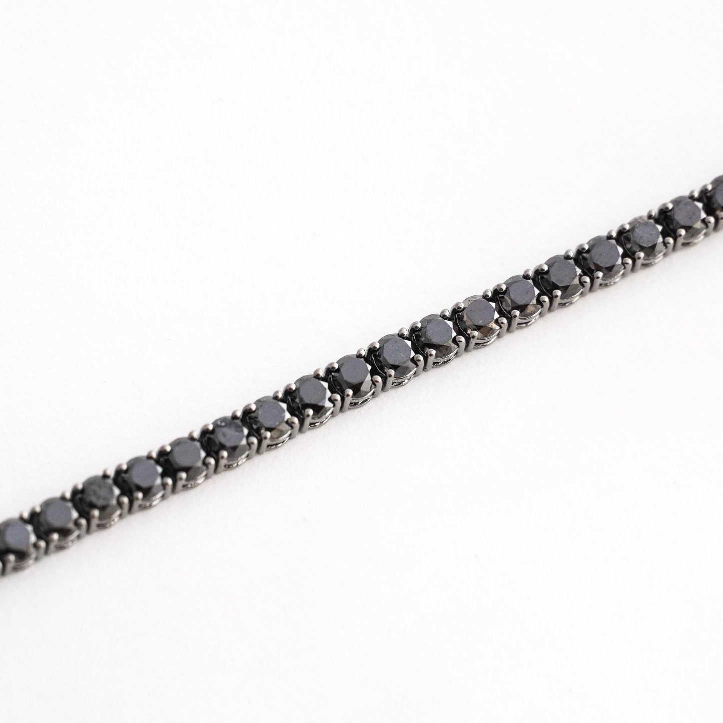 Pulsera Tennis Black con Diamantes Negros 6.87 cts en Oro 18K