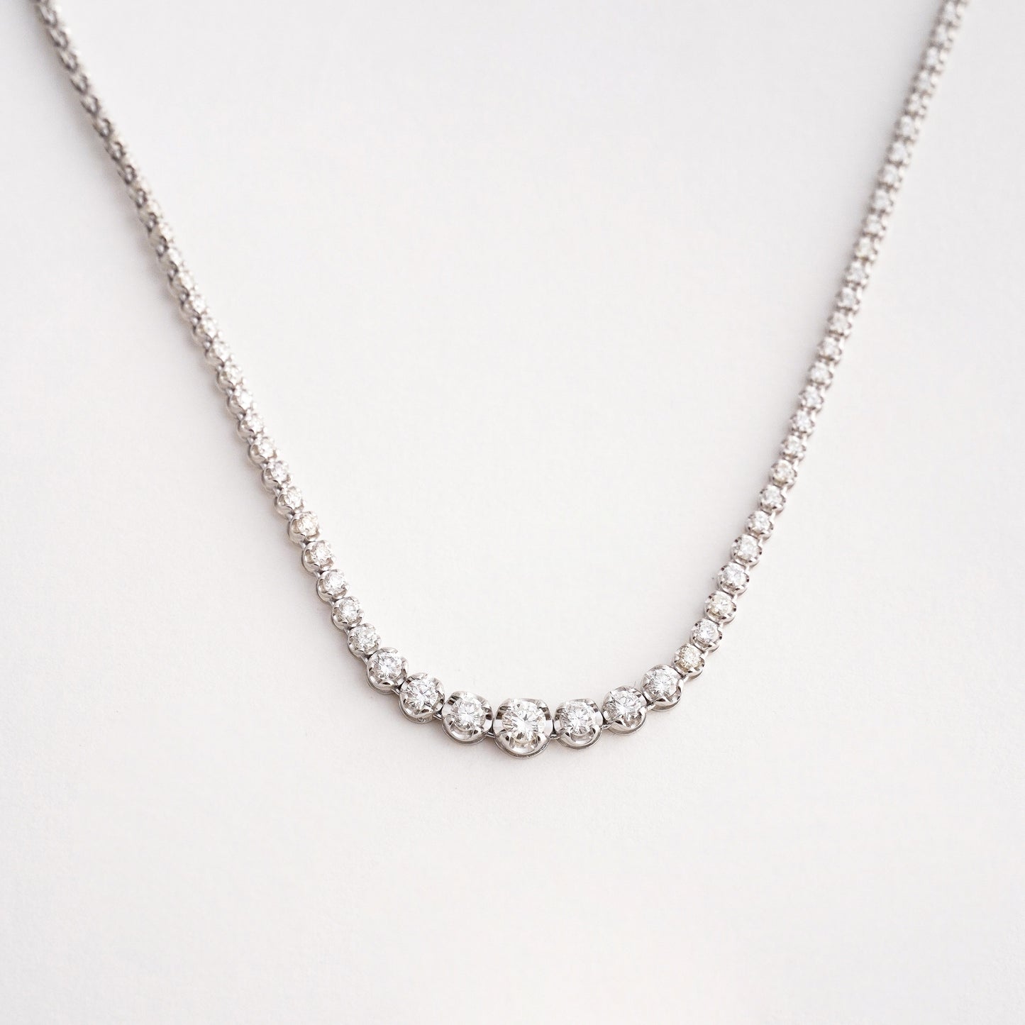 Collar Tennis Eternity de Diamantes en Oro 18K Blanco