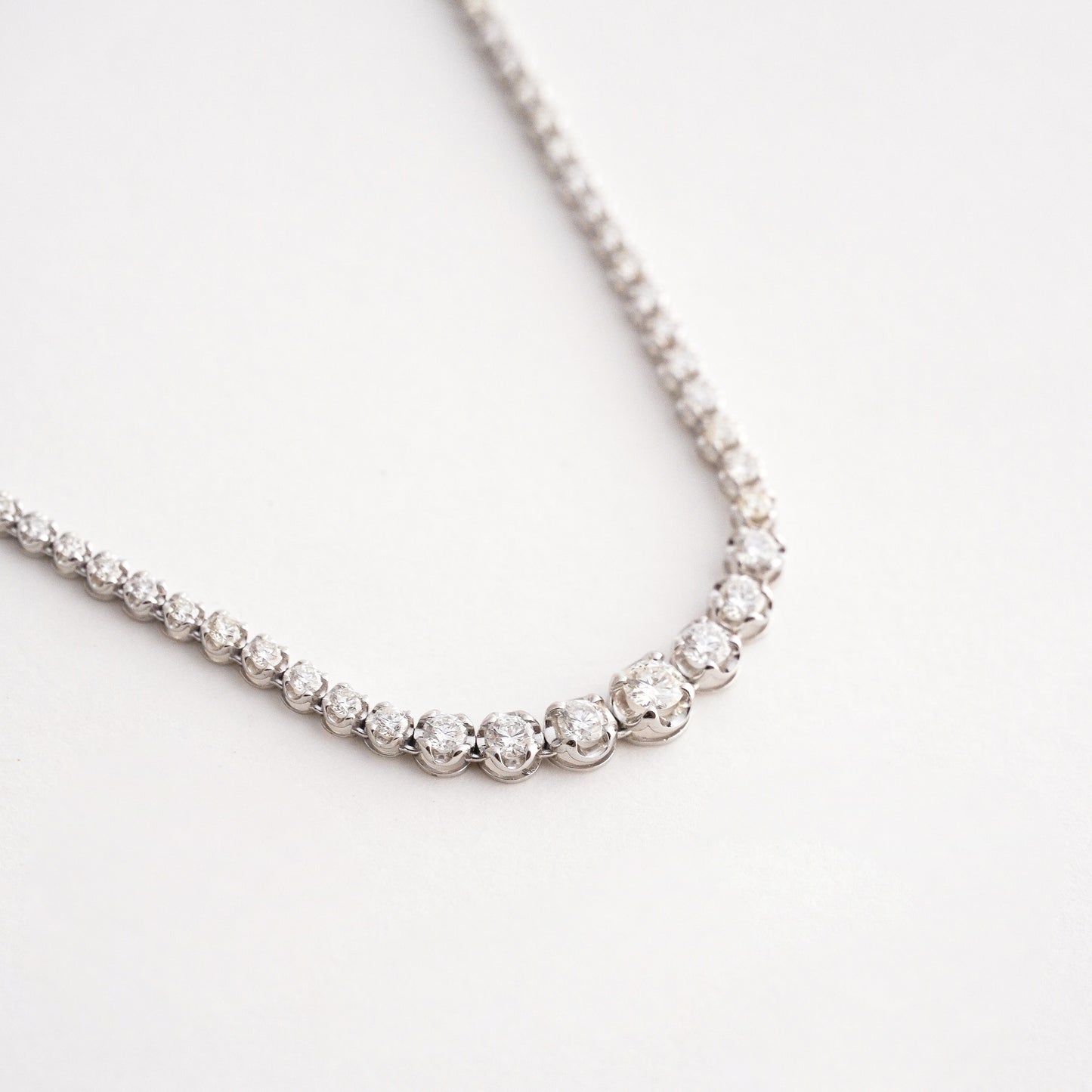 Collar Tennis Eternity de Diamantes en Oro 18K Blanco