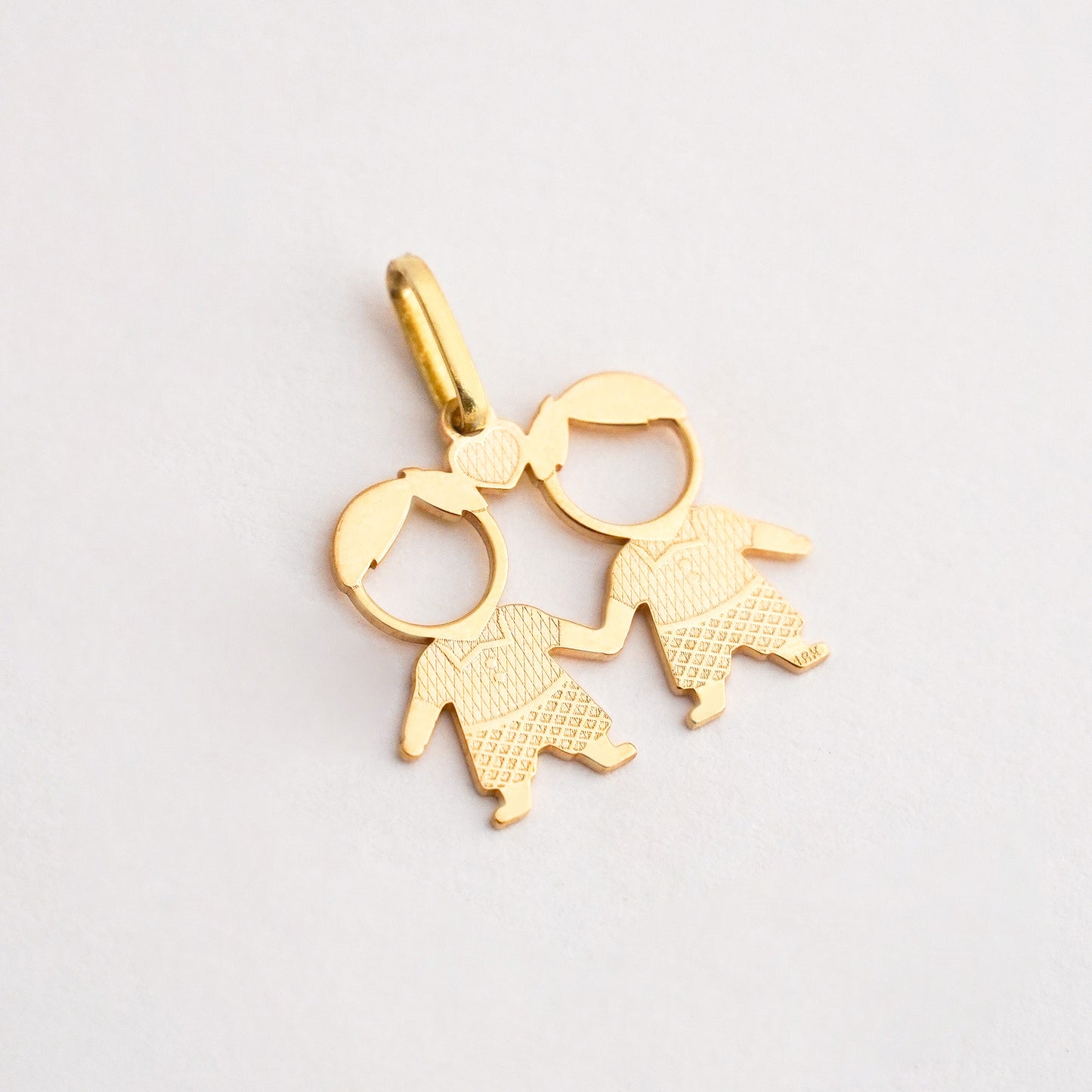 Dije de Niños Hermanos en Oro 18k