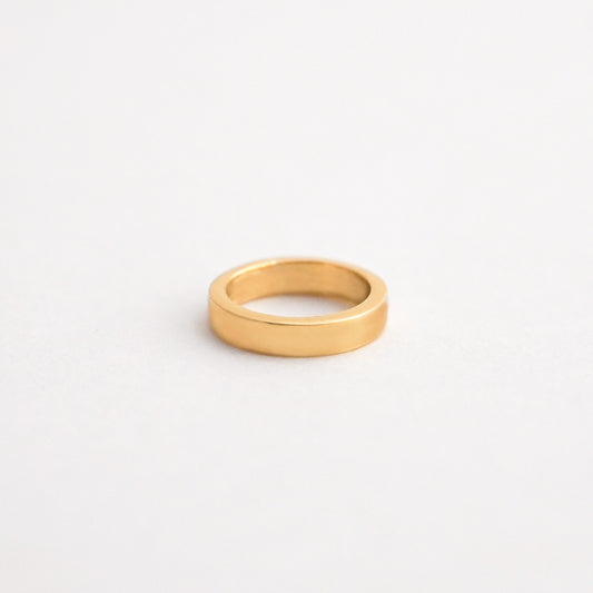 Dije Charm Dona en Oro 18k