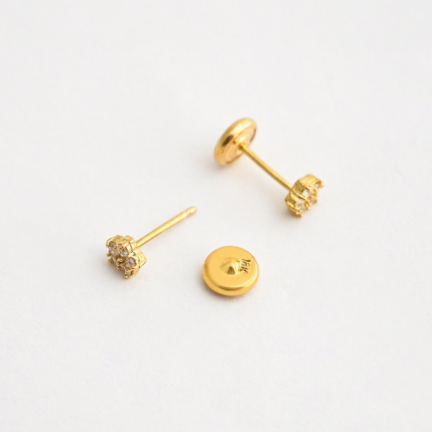 Aretes de Bebé Roseta Nori con circones en Oro 18k