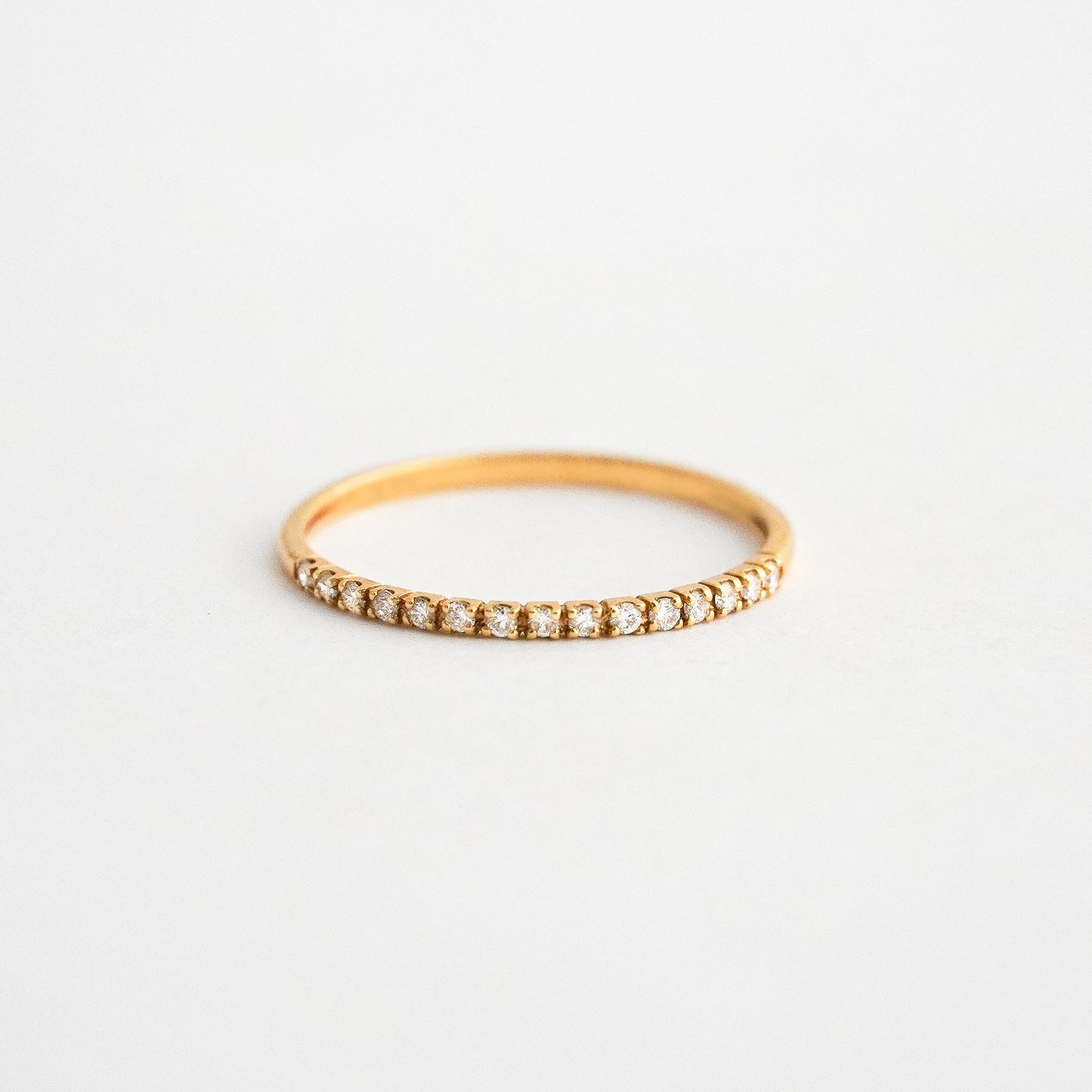 Cintillo con Diamantes 0.11 cts en Oro 18K