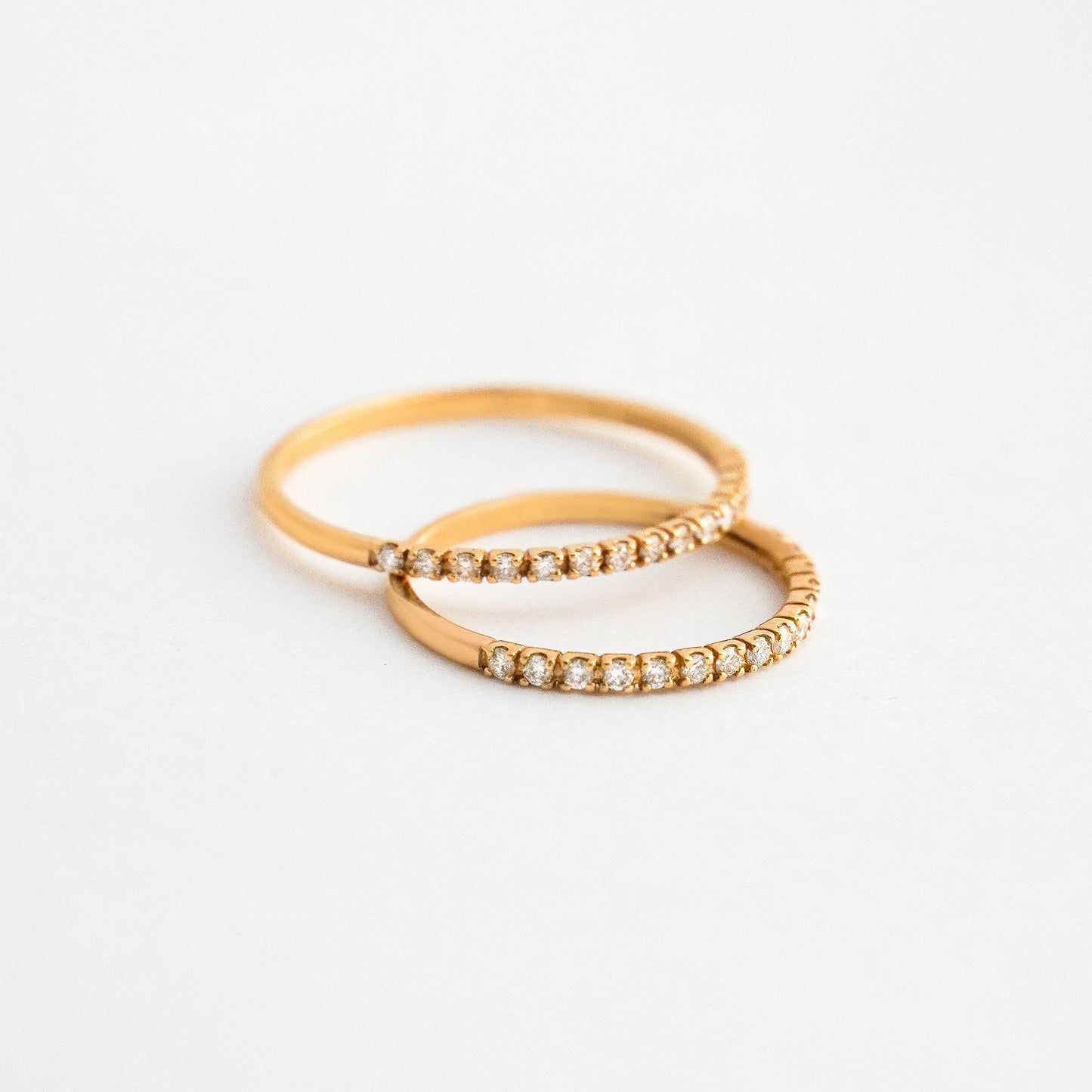 Cintillo con Diamantes 0.11 cts en Oro 18K