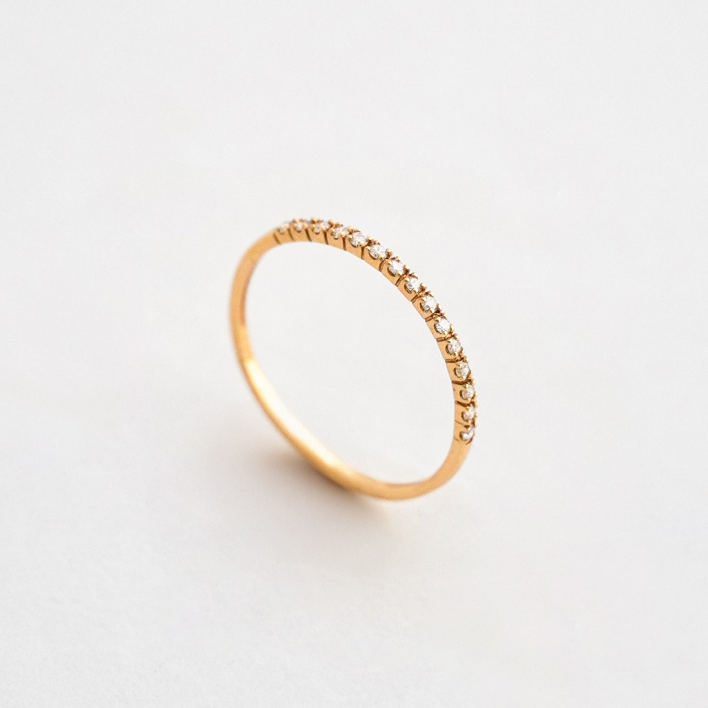 Cintillo con Diamantes 0.11 cts en Oro 18K