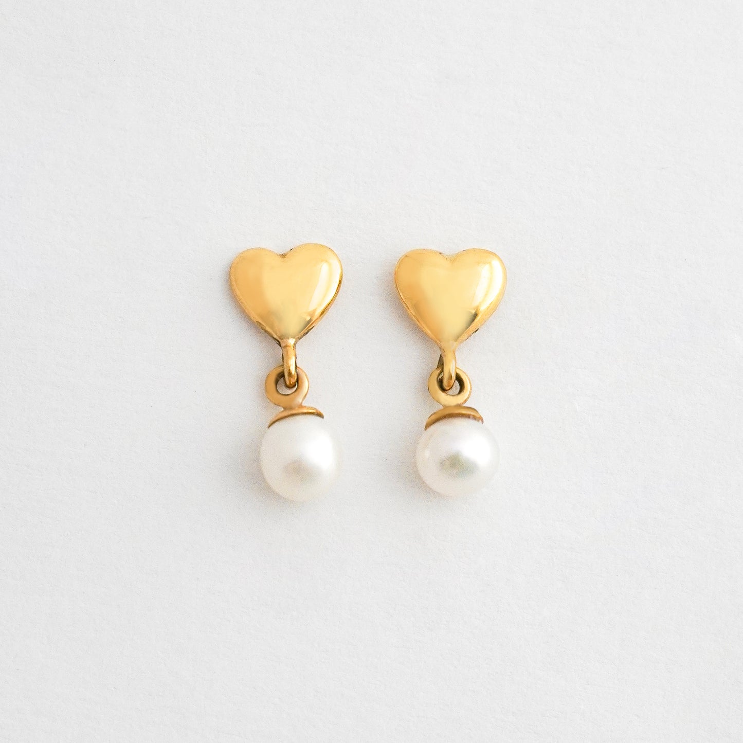 Aretes Corazón Perla Oro 18K