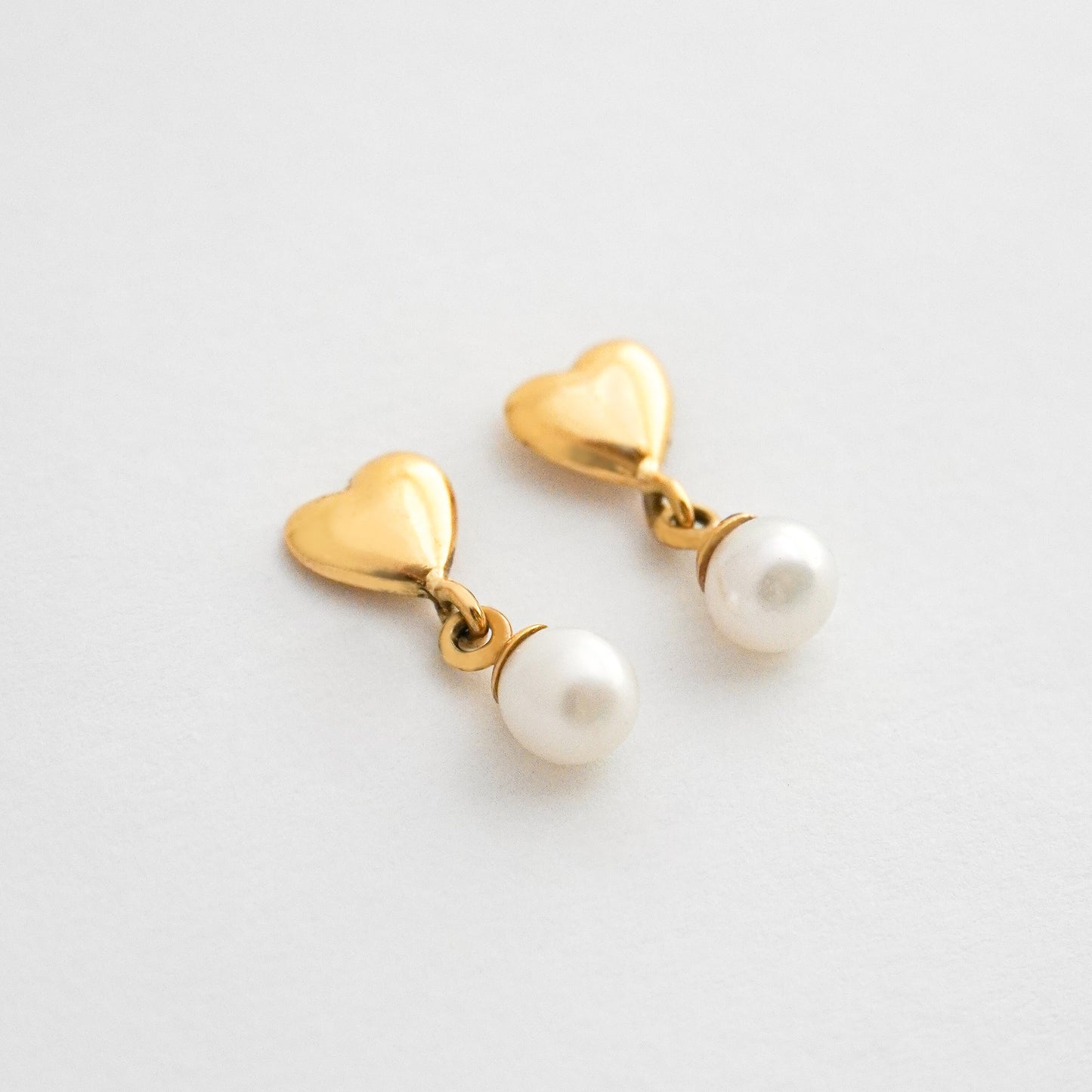 Aretes Corazón Perla Oro 18K