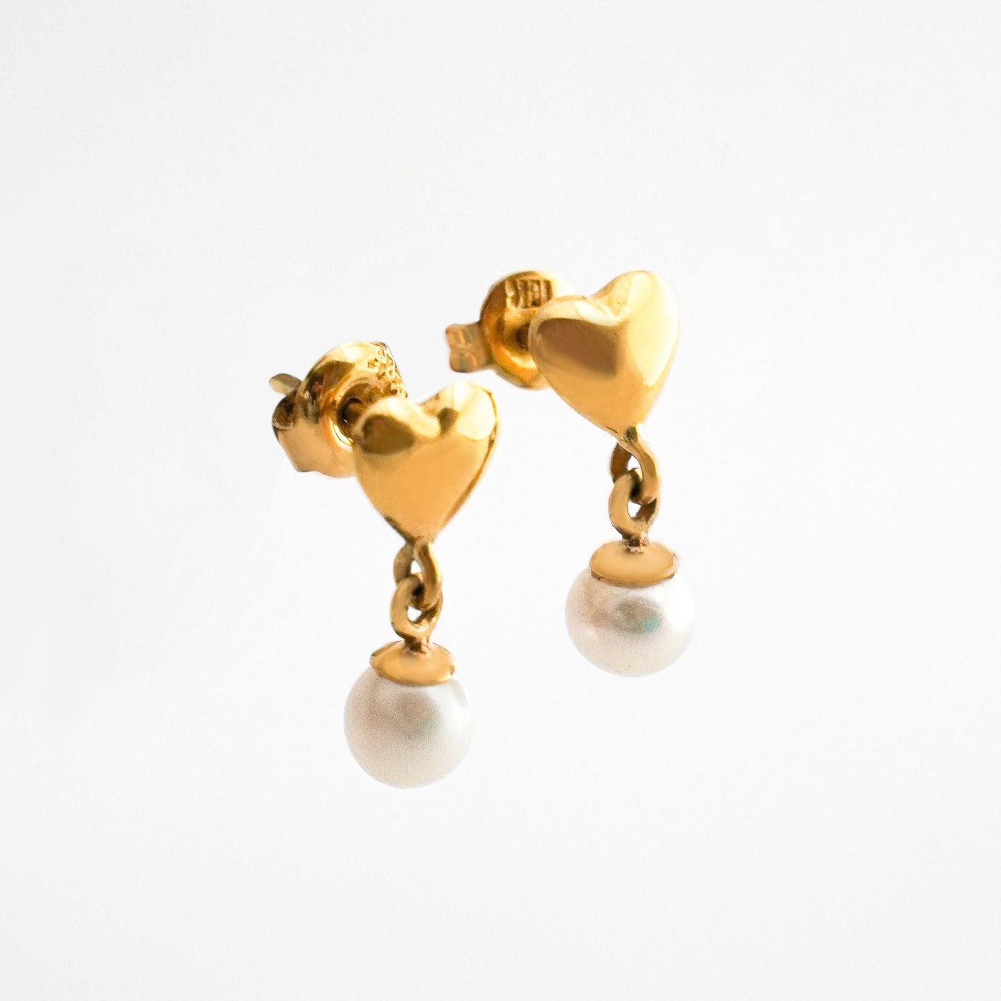 Aretes Corazón Perla Oro 18K