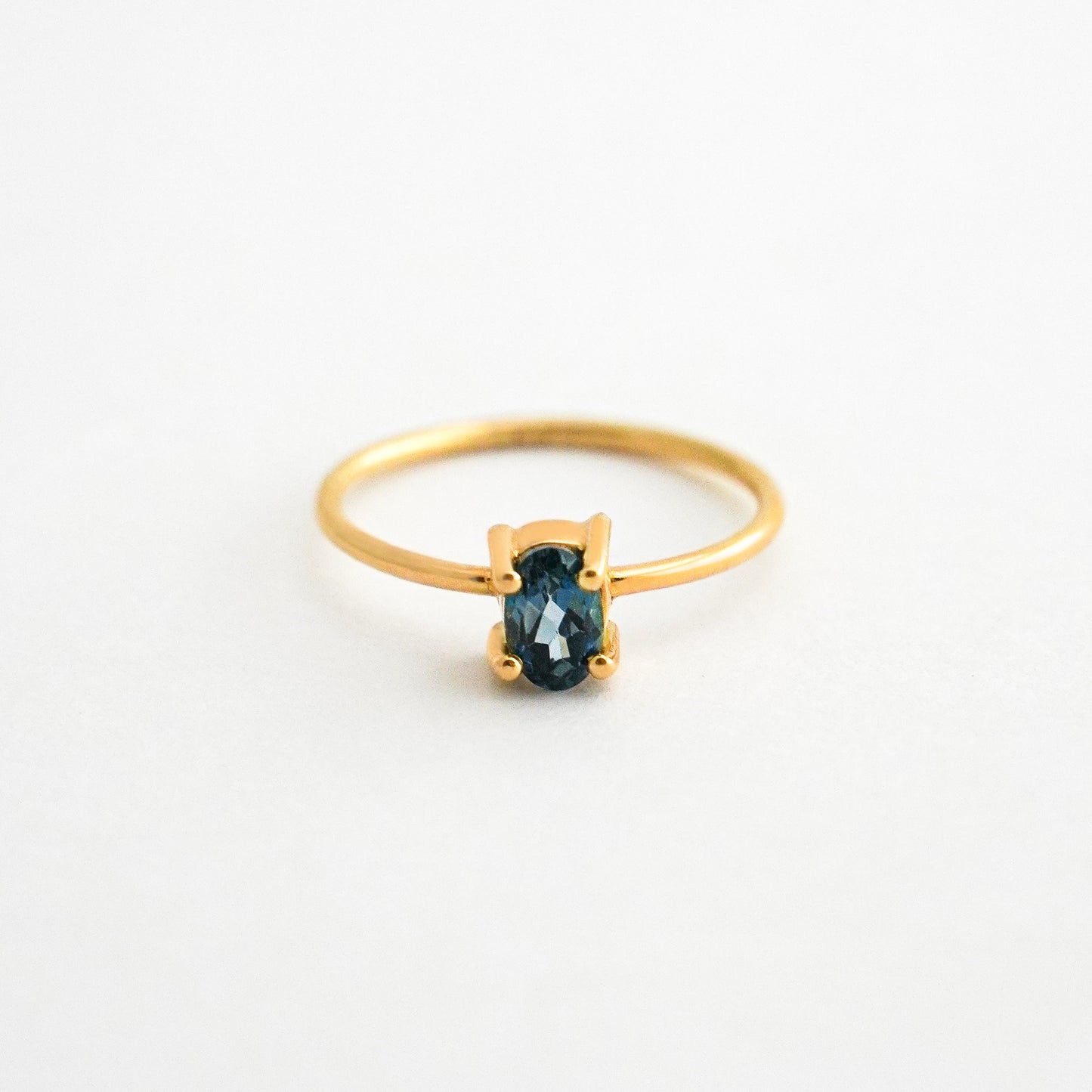 Anillo Topacio London Blue en Oro 18K
