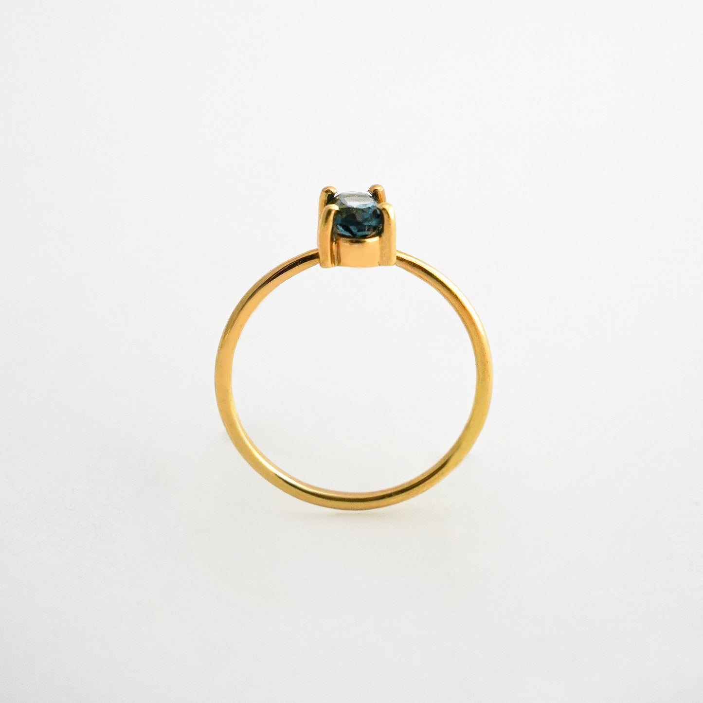 Anillo Topacio London Blue en Oro 18K