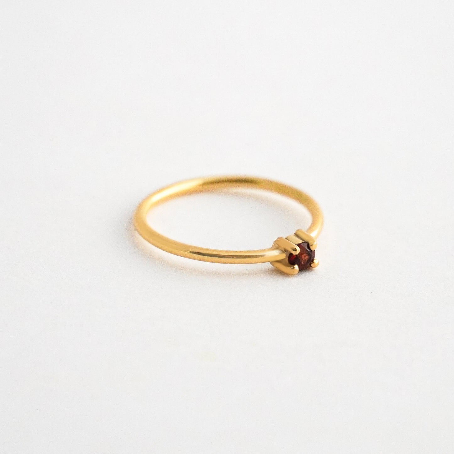 Anillo Aila Piedra natural oro 18k