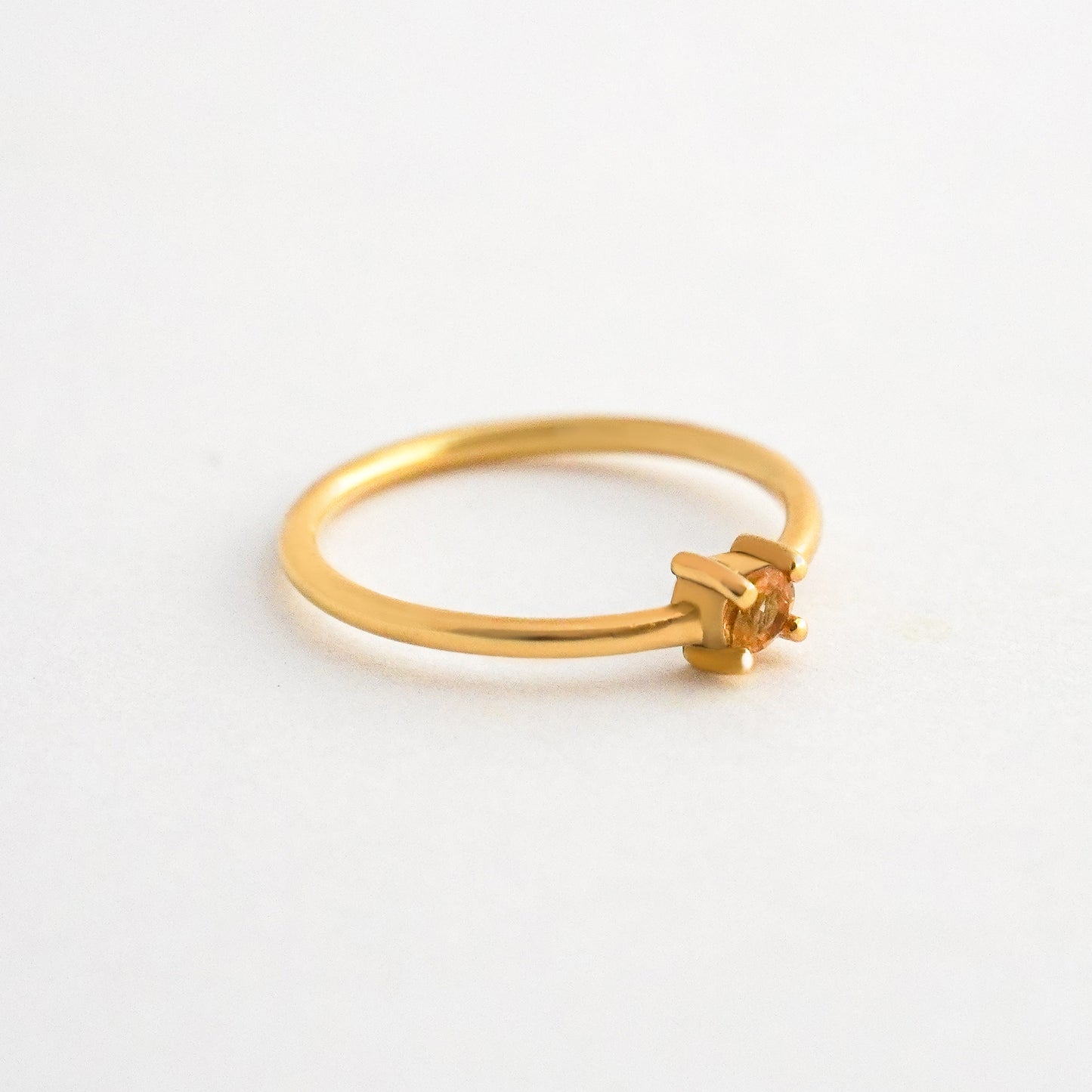 Anillo Aila Piedra natural oro 18k