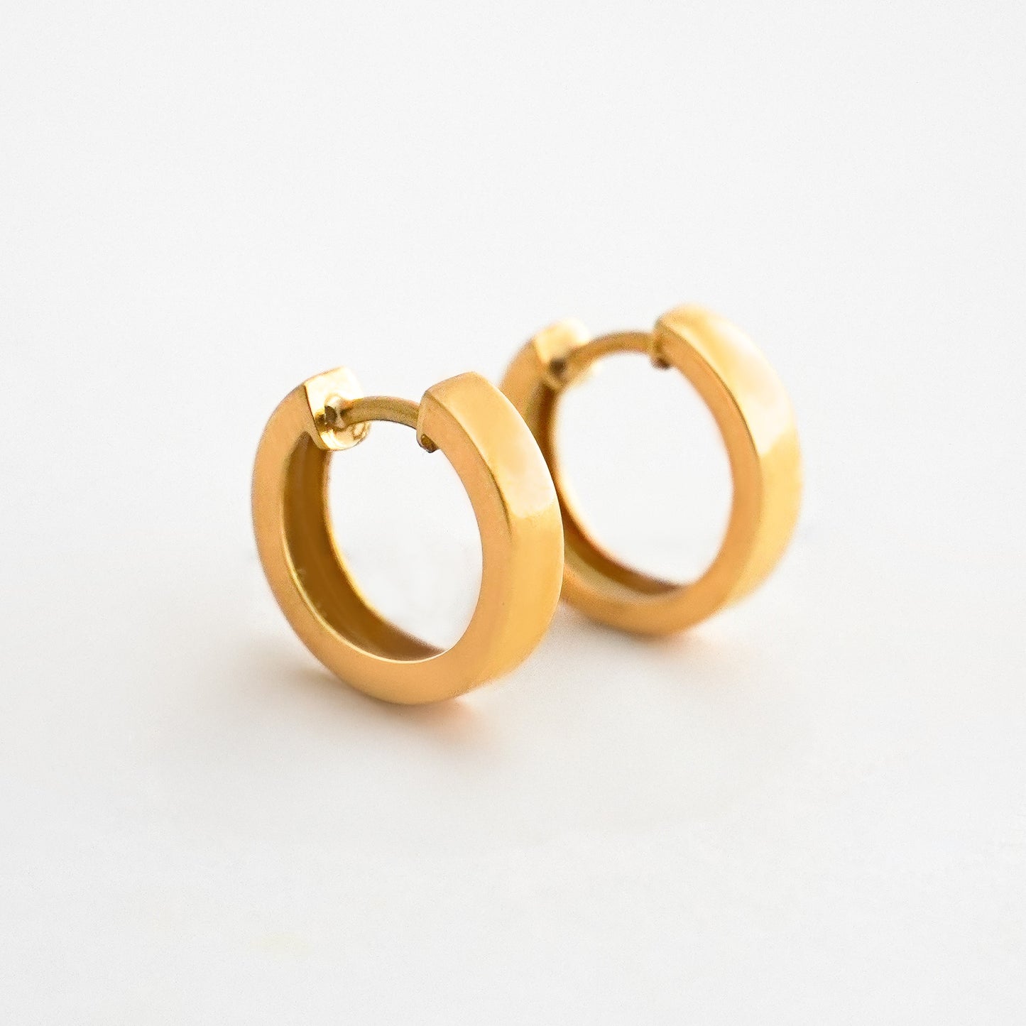 Argollas Cinta en Oro 18K