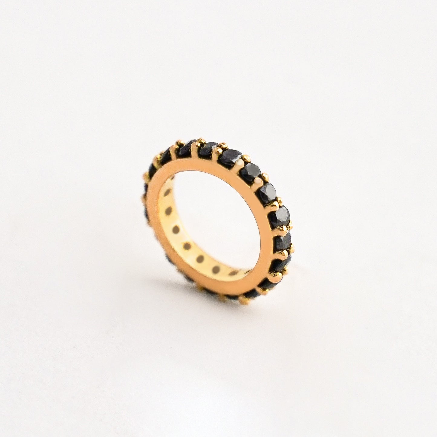 Dije Charm Dona con Diamantes Negros en Oro 18k